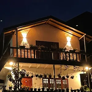 https://apt-cozy-heaven.kandyhotelsnow.com